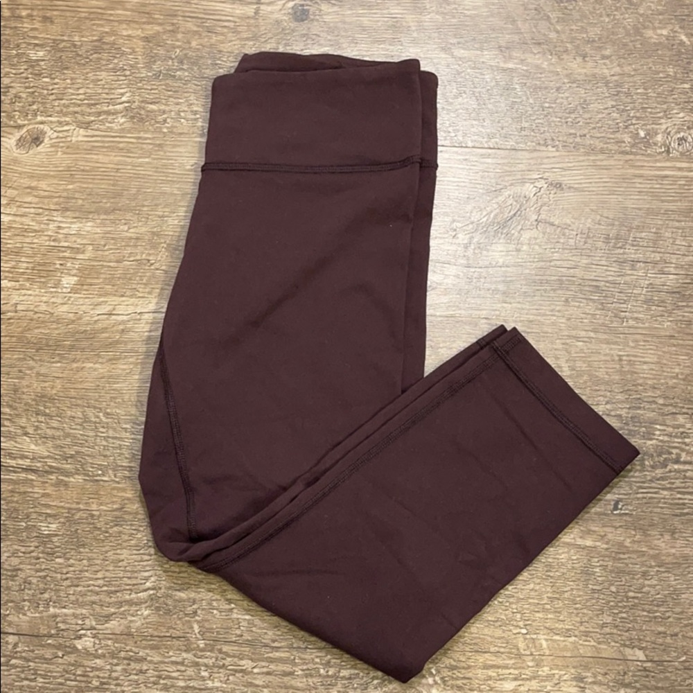 Lululemon maroon wunder under crop